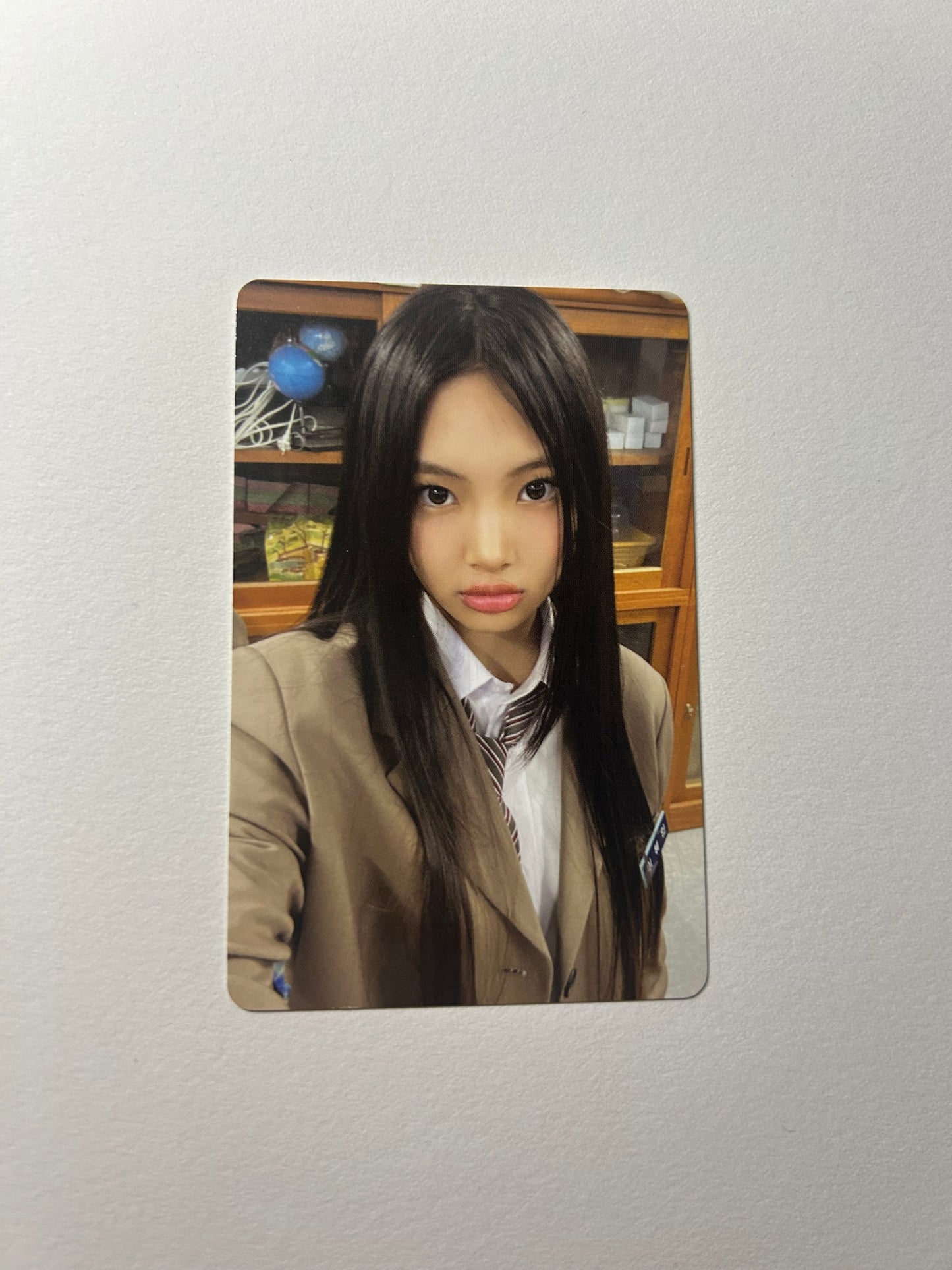 Hyein NewJeans OMG photocard