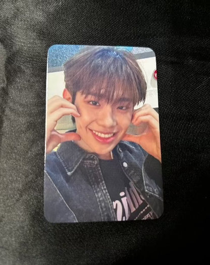 Kim Tae-rae ZEROBASEONE YOUTH IN THE SHADE Apple Music POB Photocard front
